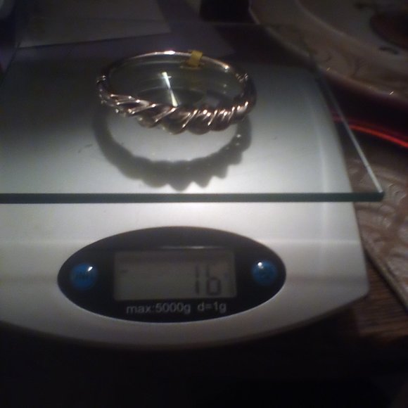 14K WHITE GOLD BANGLE BRACELET NWT. OPENS - Picture 9 of 12